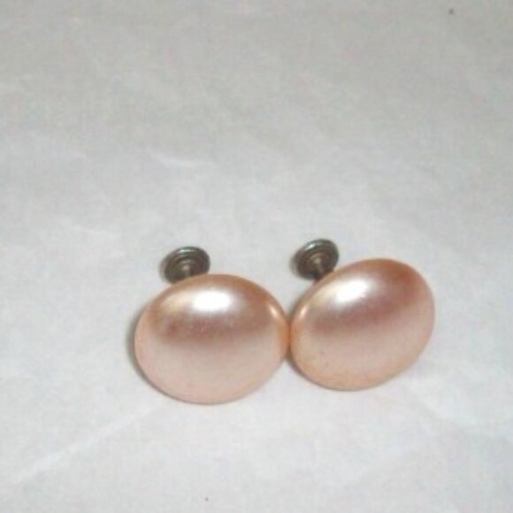Vintage Round White Button Screw on Earrings - Picture 1 of 3